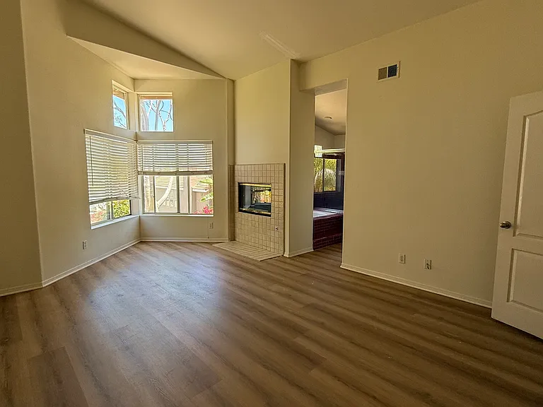 8207 E White Fir Ln — Photo 7