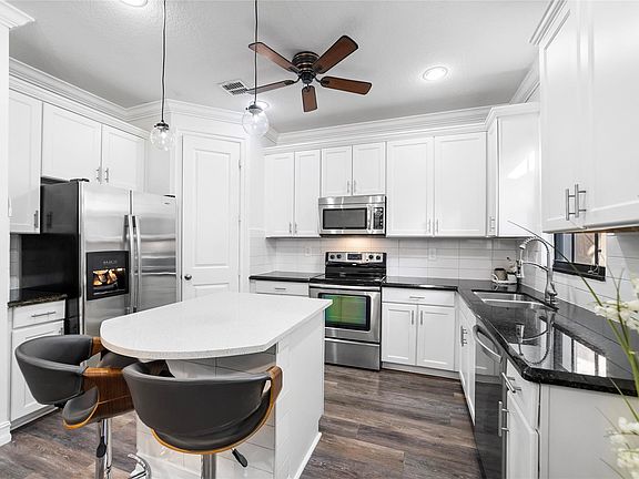 4th image of 10824 NW 74th Drive
