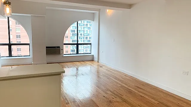 254 W 51st St #17C — Photo 2