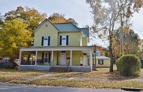 1st image of 209 W Pine St