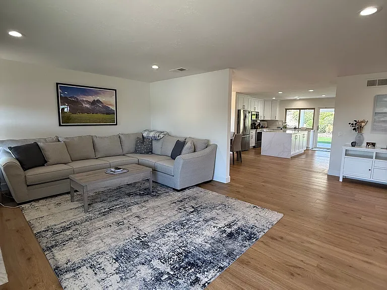 12695 Camino Vuelo — Photo 4