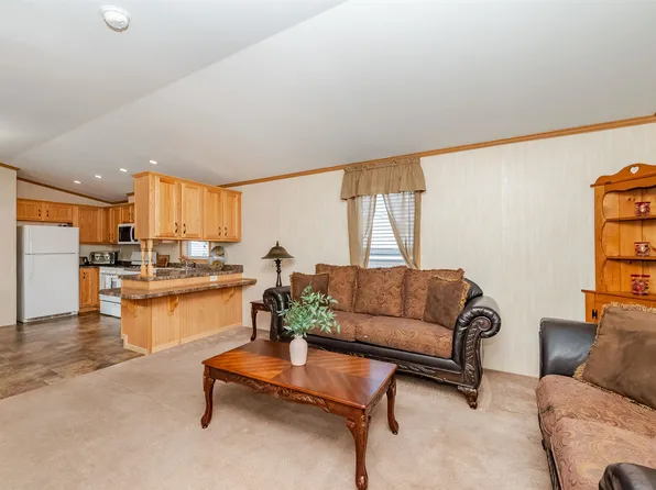 2 Wolf Lane, Somersworth, NH 03878