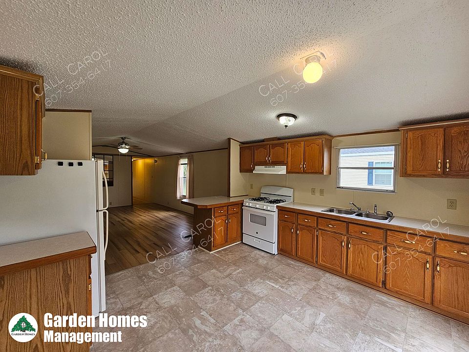 1st image of 17 Sunnyfield Dr