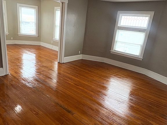 4th image of 17 Quincy Ave #3