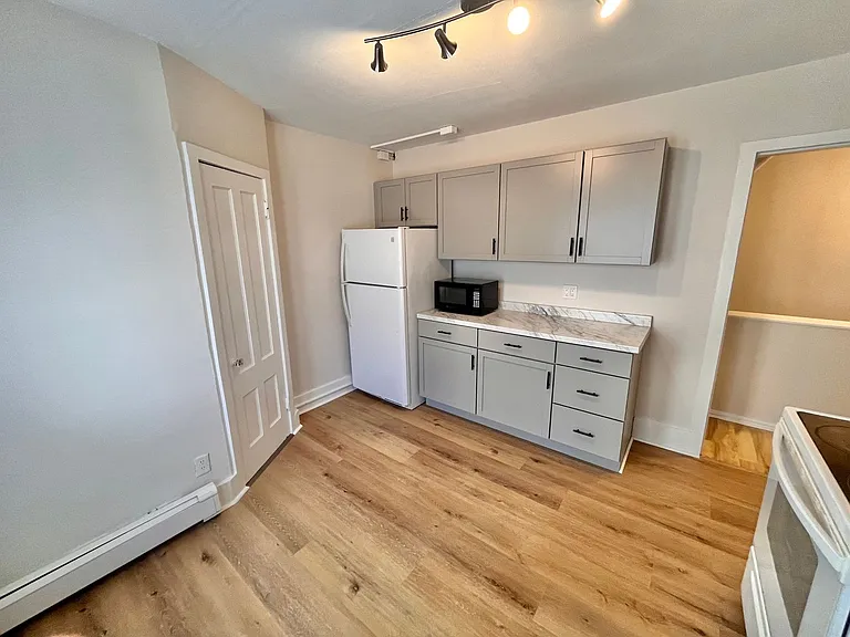 105-107 Richards Ave #107 — Photo 4