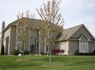 W234N3331 Harvest Ln, Pewaukee, WI 53072