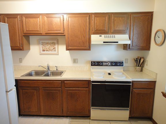 3rd image of 201 International Dr APT 323