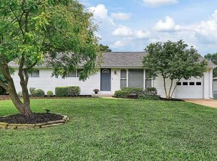 1390 Marsh Ave, Ballwin, MO 63011