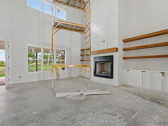 4th image of 18869 Halle Rd