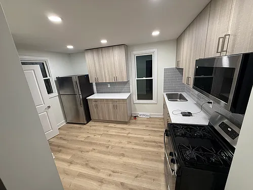 1816 Howe St Photo 1