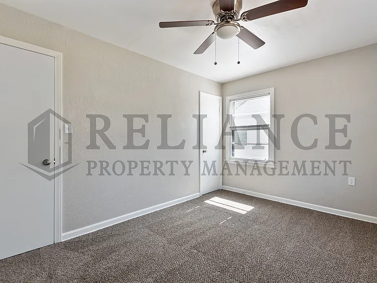 1562 Floberta St — Photo 17