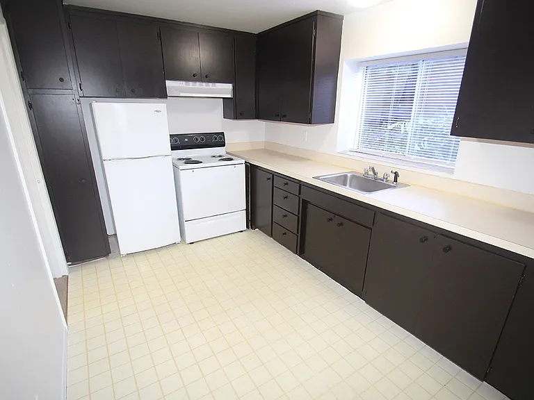 5112 Ravenna Apartments - Ravenna — Photo 12