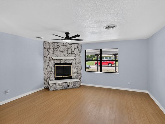 4th image of 5473 Wayside Ave
