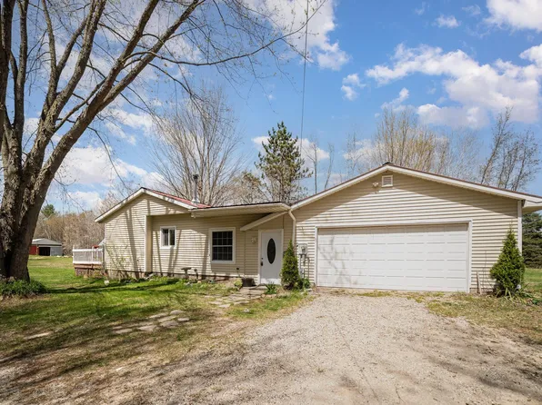 1281 N Nine Mile Rd, Sanford, MI 48657
