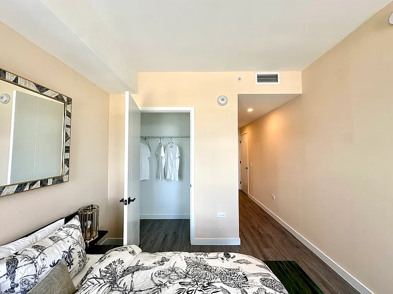275 NW 25th St #B — Photo 9