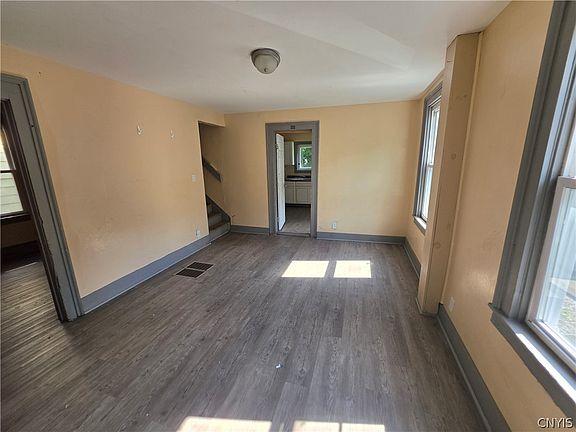 4th image of 449 W Ostrander Ave