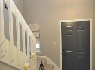 12084 Autumn Lakes Dr, Maryland Heights, MO 63043