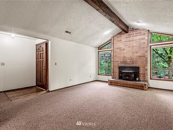 3rd image of 13901 NE 240th St
