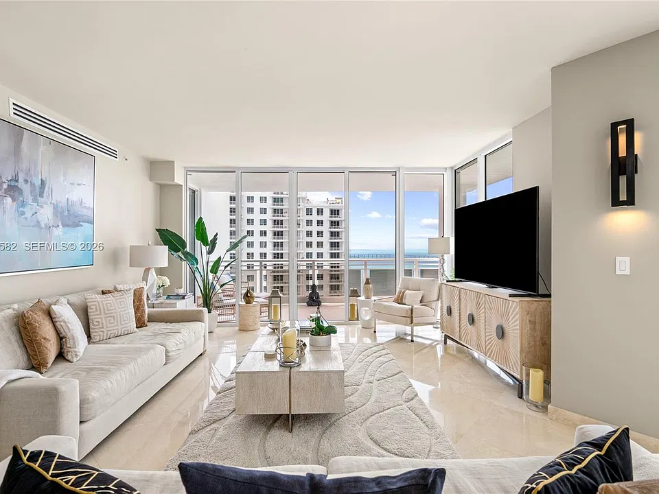 901 Brickell Key Blvd #2804
