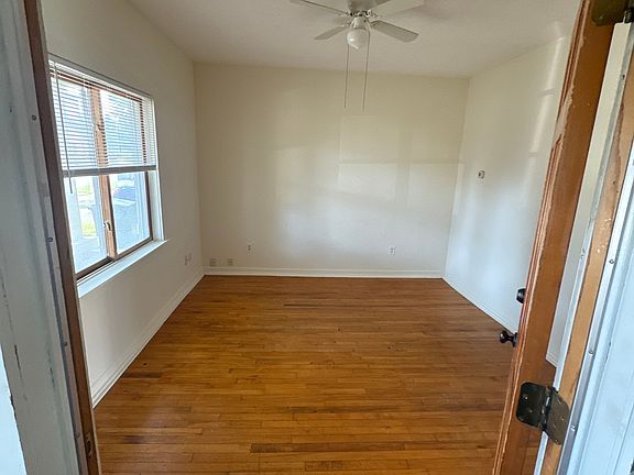 2nd image of 2212 6th St NE #1
