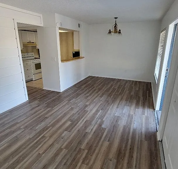 8419 Camden St — Photo 5