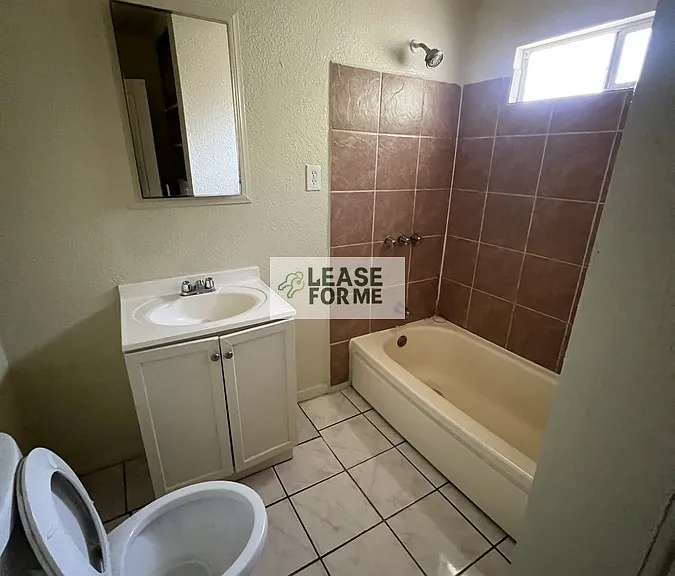 6124 Middleton St — Photo 4