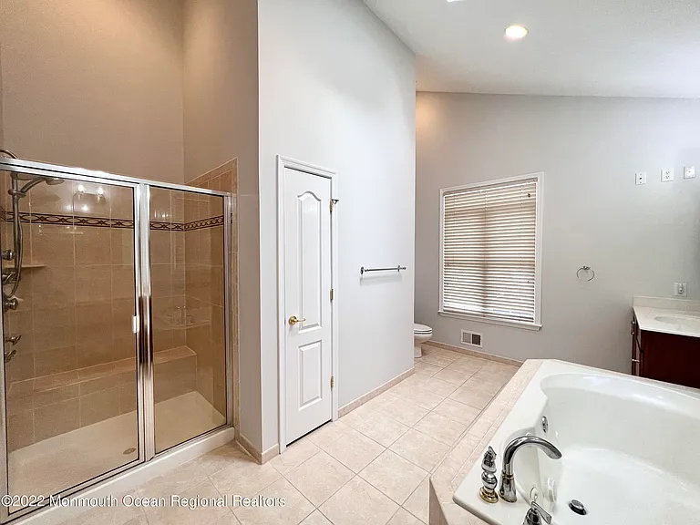 1 Hendrickson Ct — Photo 30