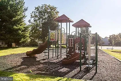 239 Morningside Dr — Photo 22