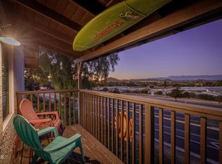 122 Beech Rd, Thousand Oaks, CA 91320