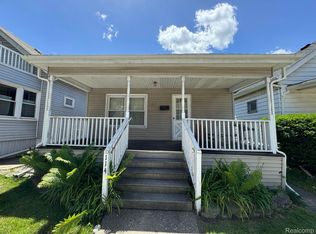 114 Le Roy St, River Rouge, MI 48218