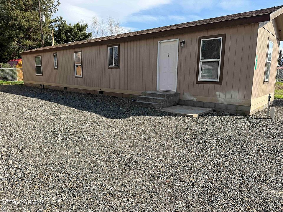 1st image of 481 1st St