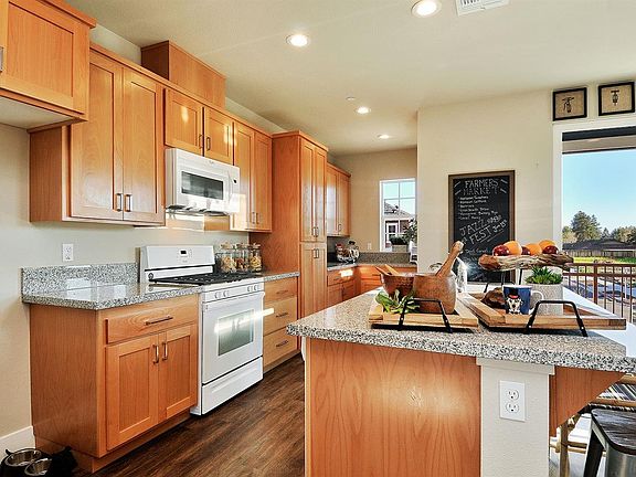 4th image of 8263 Lancaster Dr
