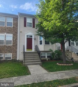25 Holmes Dr, Charles Town, WV, 25414