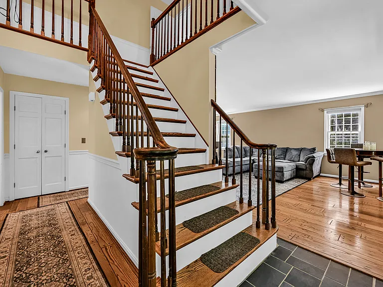 128 Old Town Farm Rd — Photo 8
