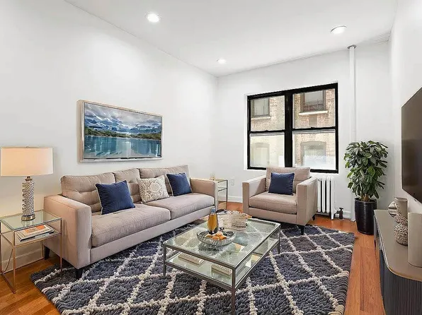 9 Pinehurst Ave APT 1C, New York, NY 10033