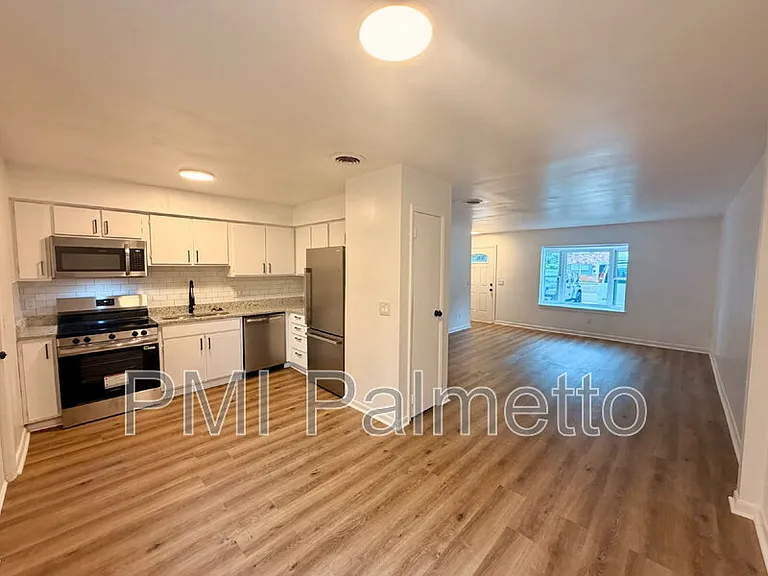 1241 Grove Park Ln — Photo 4