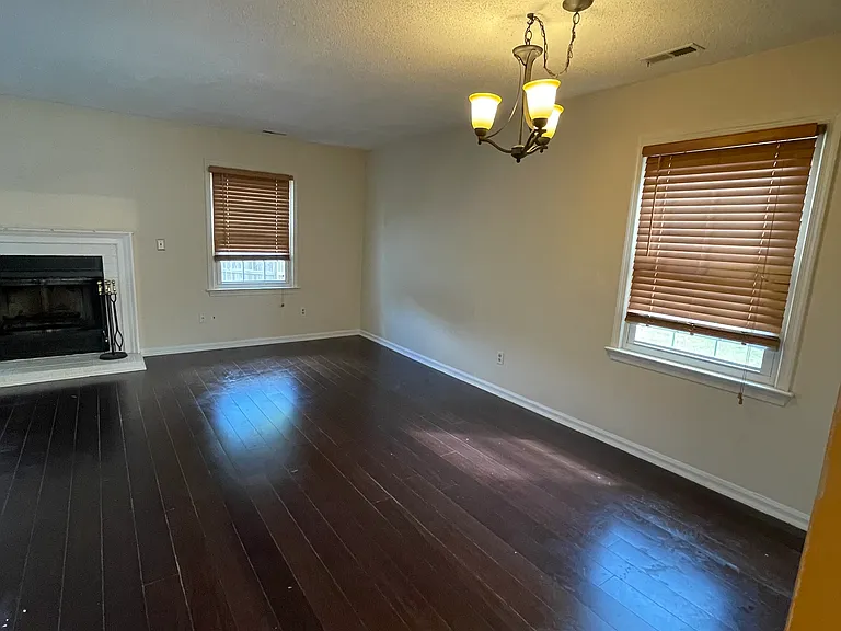 9 Warwick Cir — Photo 6
