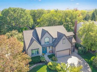 8427 Widmer Rd, Lenexa, KS 66215