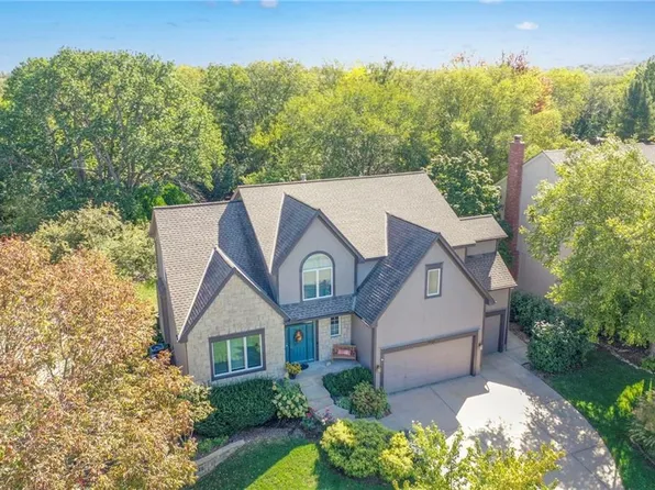 8427 Widmer Rd, Lenexa, KS 66215
