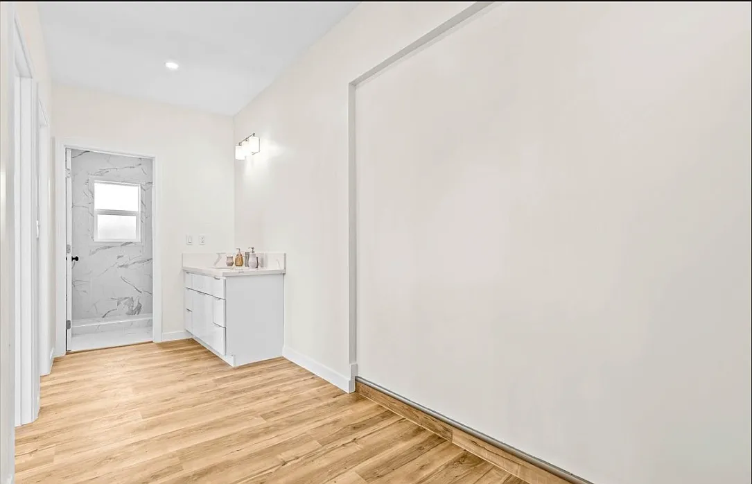 5 bed, 1500 sqft, $5,000 — Photo 3