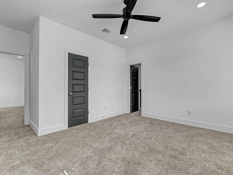 3011 Alpha Wolf Ct — Photo 34