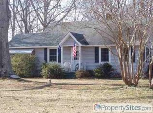 925 Rainbow Lake Rd, Inman, SC 29349
