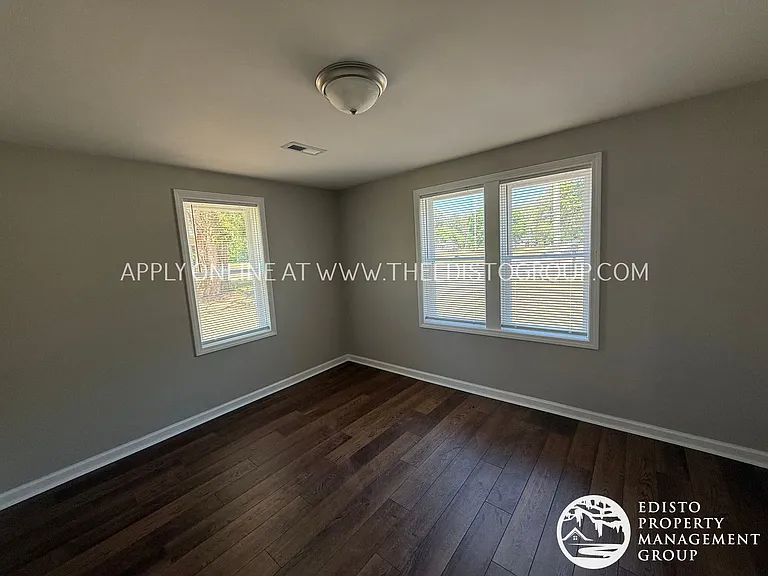 1200 Hudson Rd — Photo 9