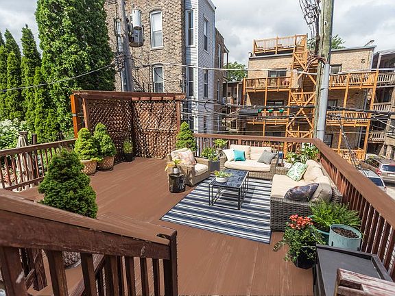 4th image of 1948 N Hudson Ave #2