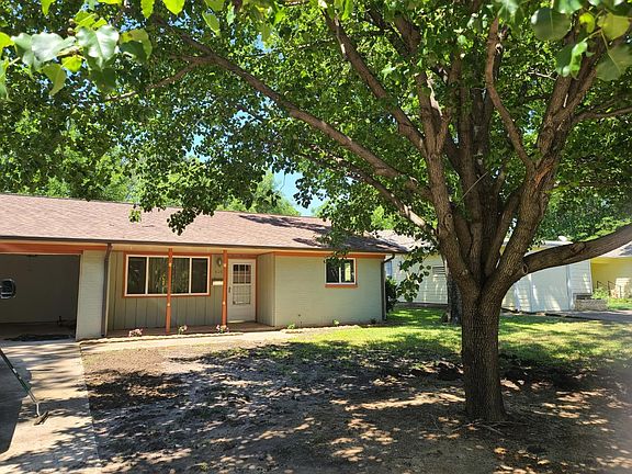 3rd image of 621 Greenwood Dr