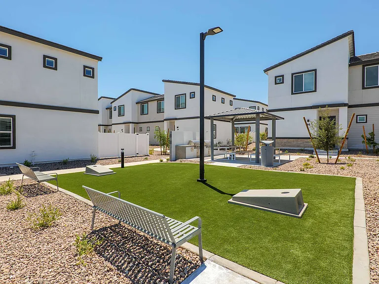 Corsica Villas at Euclid Avenue — Photo 17