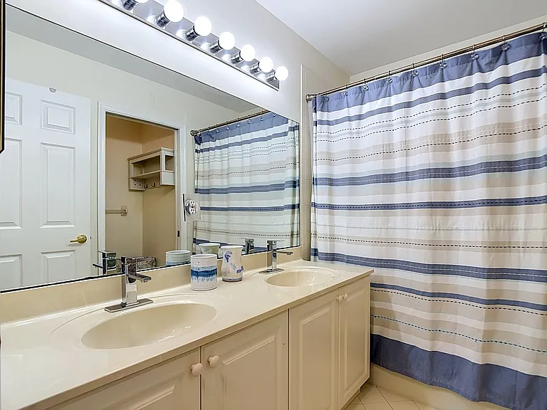 1154 Oakwater Dr — Photo 56