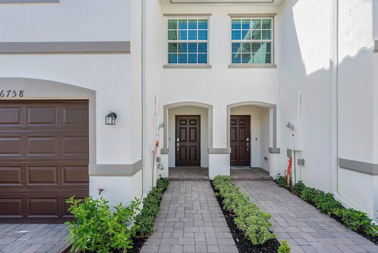 3 bed, 2.5 bath, 1568 sqft, $3,100 — Photo 4
