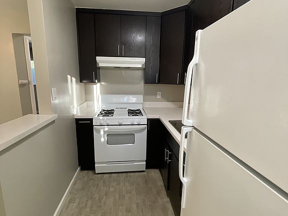 3rd image of 768 Blossom Way #32
