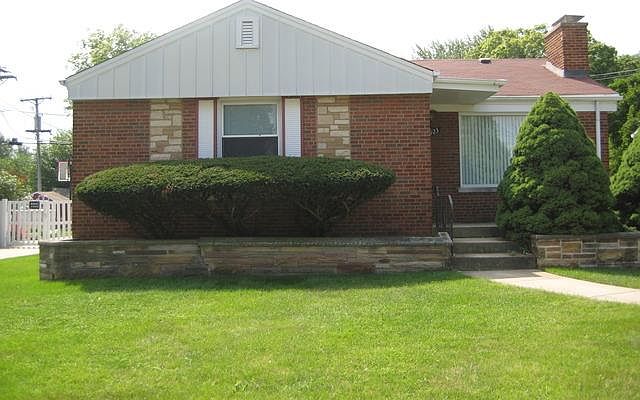 1st image of 9923 Drury Ln